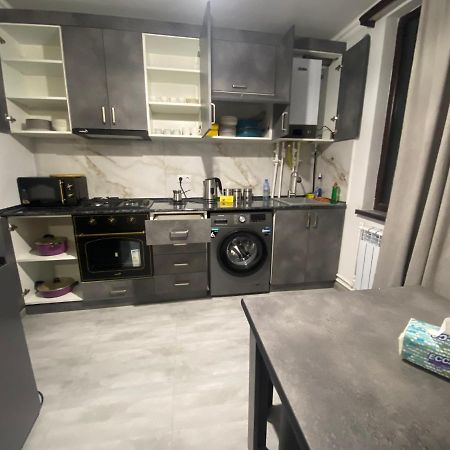 2 Cosy Apartment In Townhouse Near Airport Evn Geghanist  ภายนอก รูปภาพ